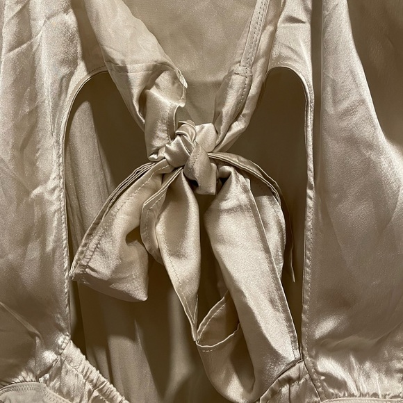 ABERCROMBIE & FITCH Bow Back Cami Bodysuit - Picture 10 of 12